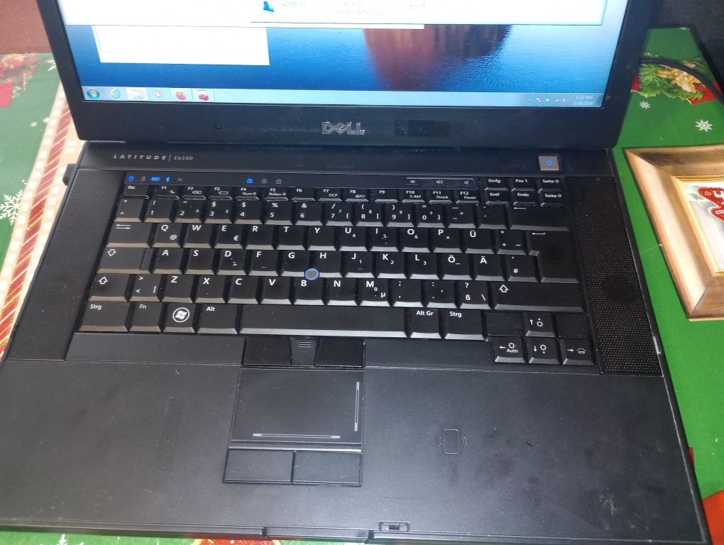 Laptop Dell , 4 gb ram, tastatura iluminata,ideal tester/diagnoza auto