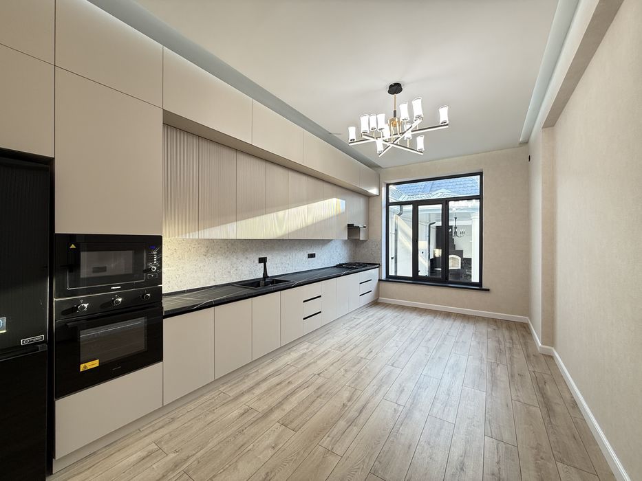 3 соток 8 хона ЕВРО ХОВЛИ сотилади!