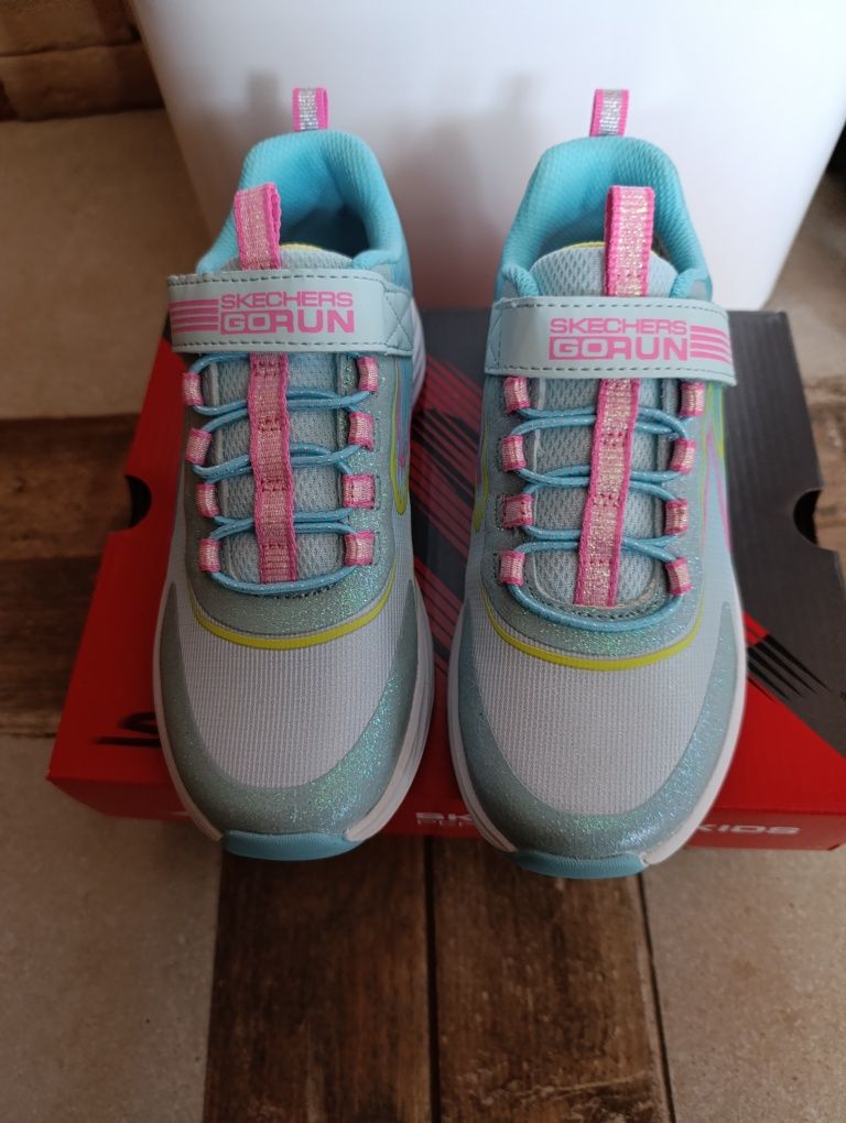 Маратонки Skechers 32