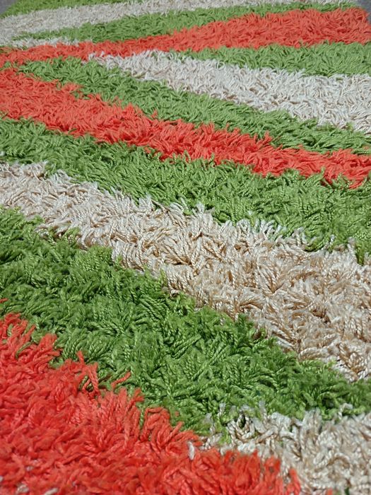 Ковёр новый, классный