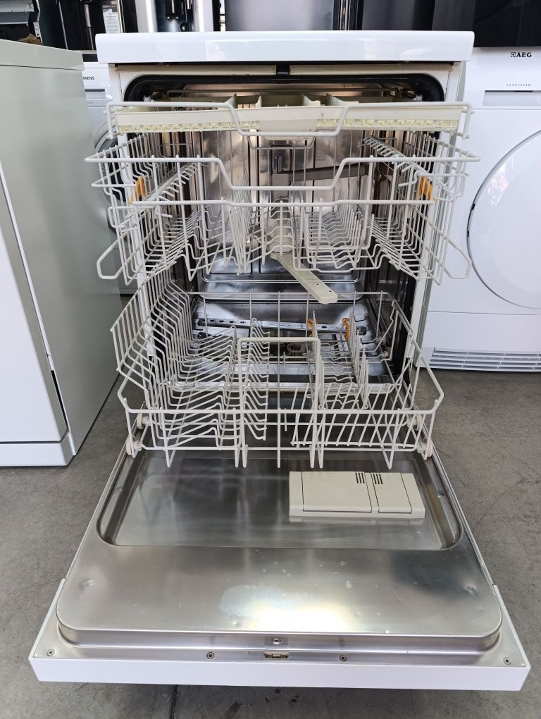 Съдомиялна машина MIELE XXL  Свободно стояща