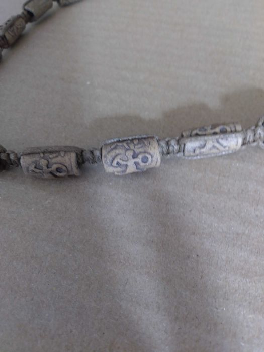 Продавам оригинално колие