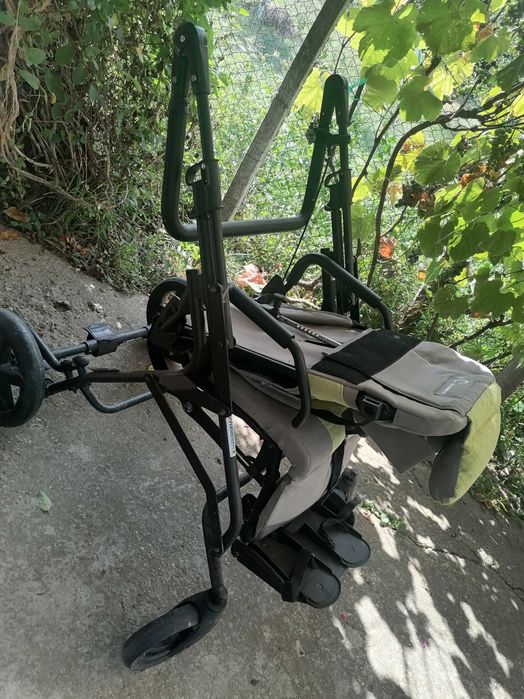 Scaun rulant pliabil