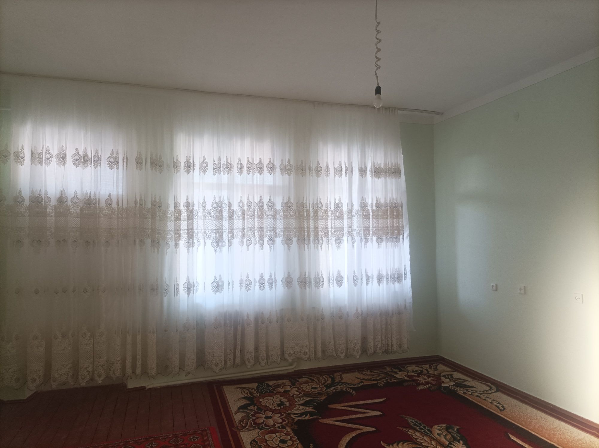 Sardoba ko'chasidan kottedj sotiladi krediti yopilgan
