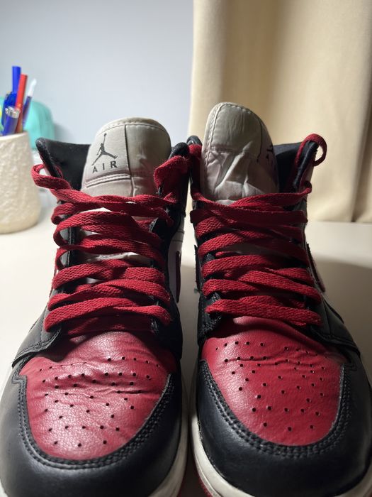 Jordan 1 mid rosi cu negru si alb.dau sj la schimb