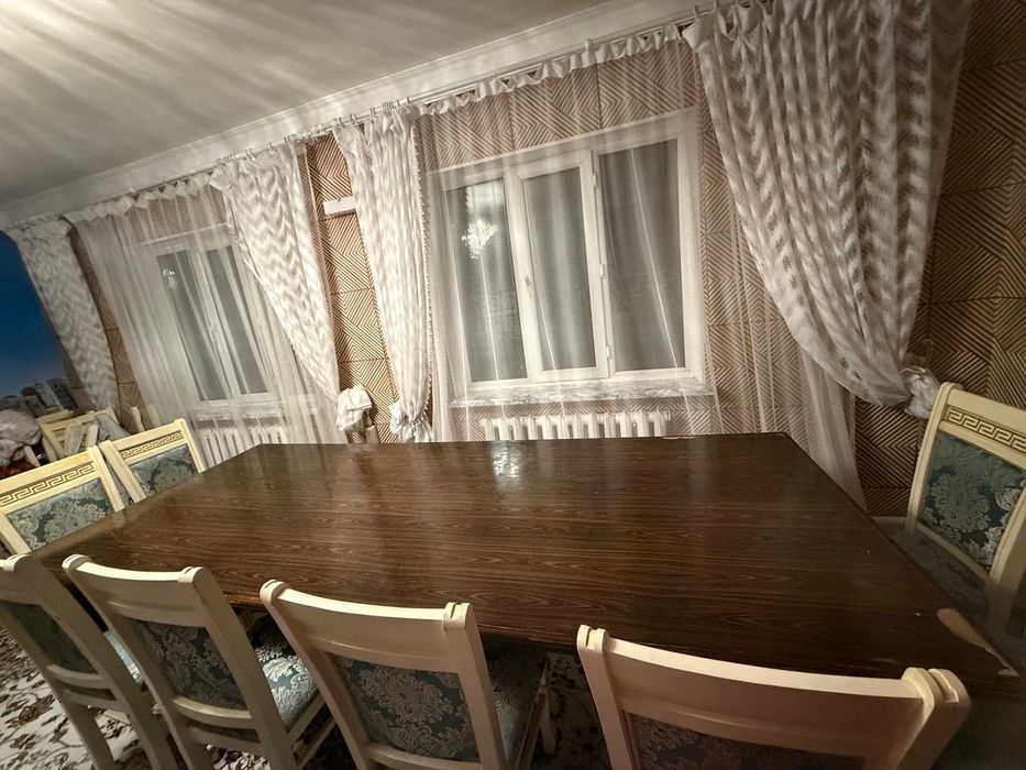 Стол и 8 стулья 3 м