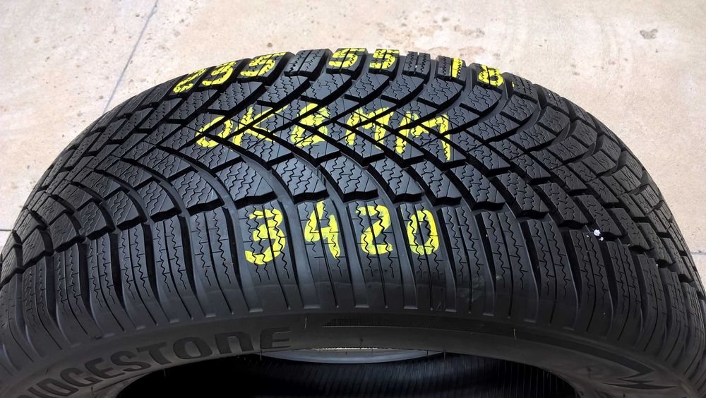 O anvelopa iarna 235 55 18 bridgestone blizzak Lm 005 cu 8 mm 3420