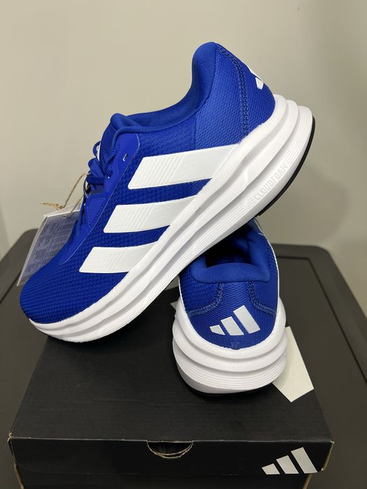 Оригинални маратонки Adidas 43 номер