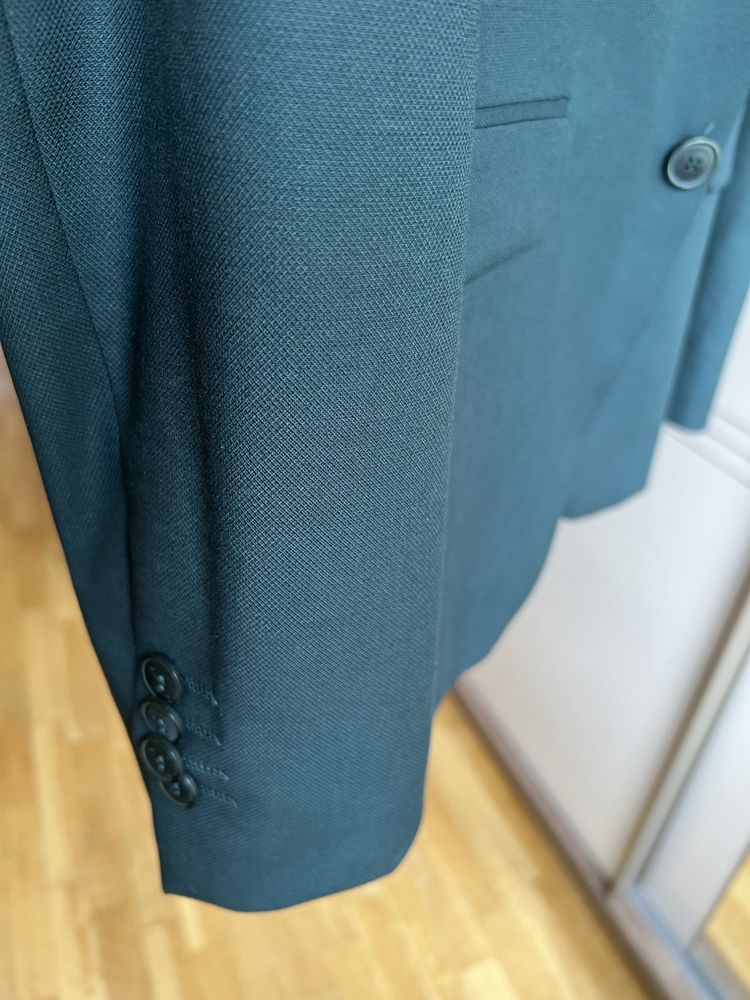Зелено класическо сако с два шлица втален Силует - Номер 50