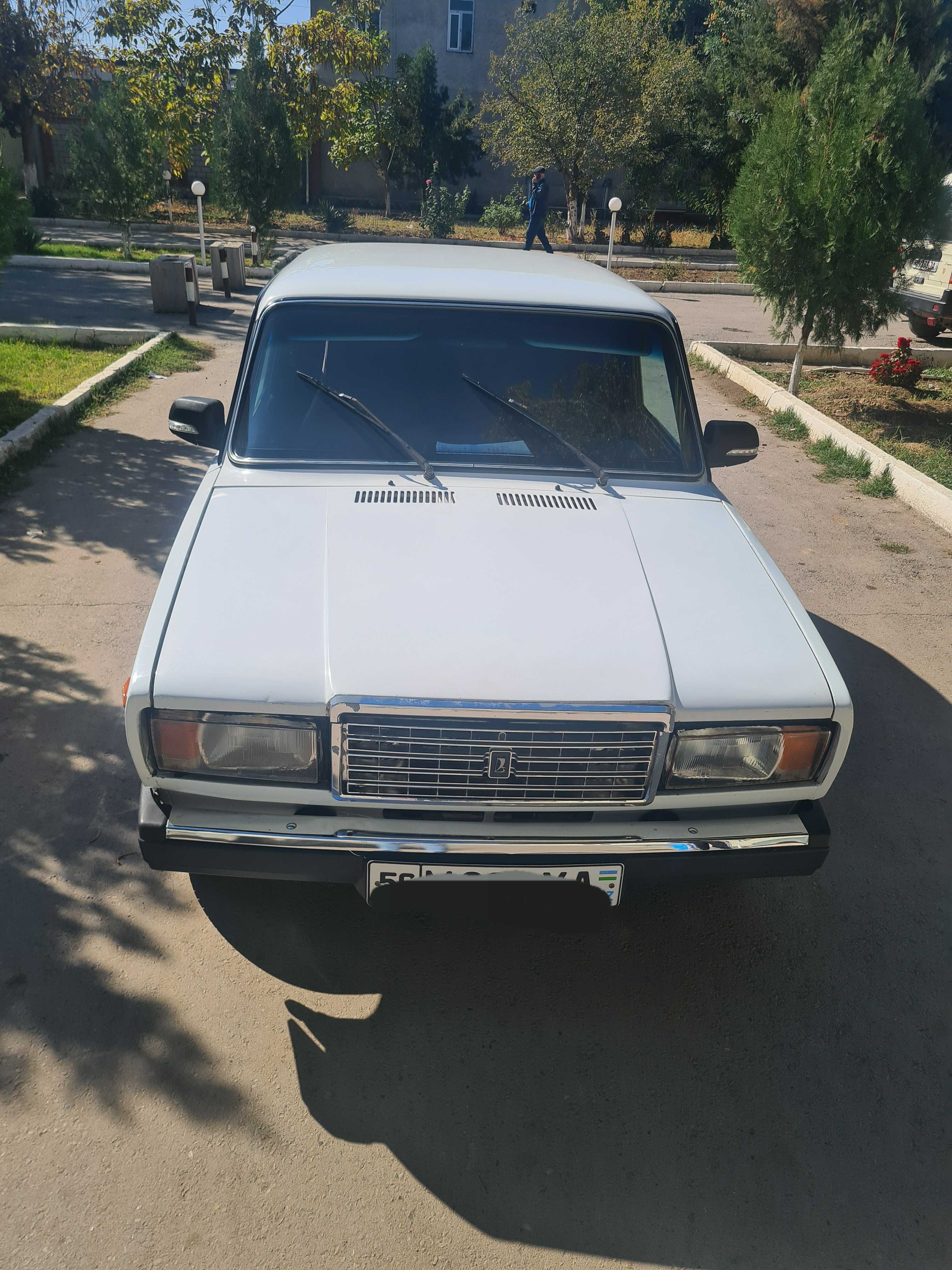 Vaz 2107 sotiladi