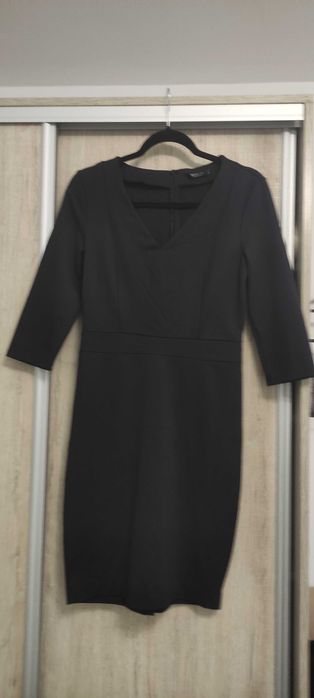 Продавам рокли размер М