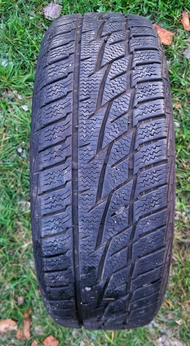 Vând Anvelope 185/60/R15 M+S