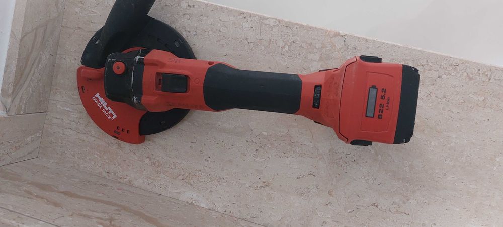 Mașină de slefuit beton Hilti