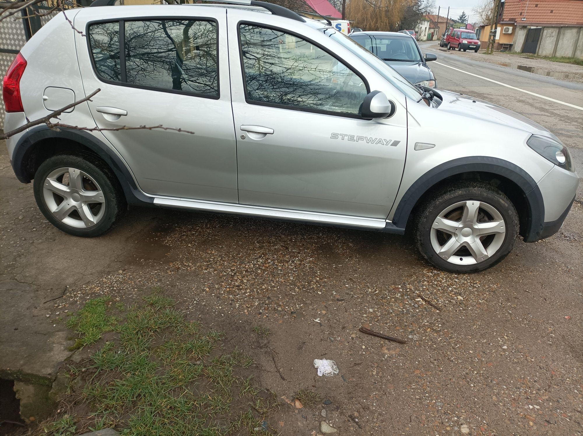 Vând DACIA Sandero Stepway din 2012 E5 înmatriculată