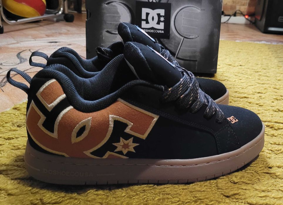 Чисто нови Кецове DC Court Graffik