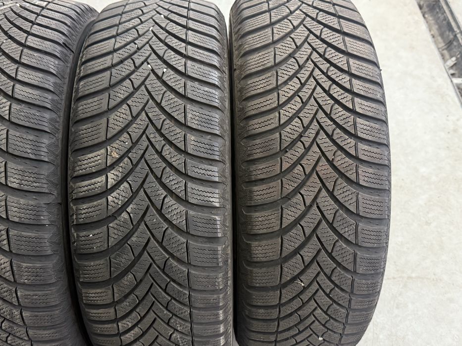 Зимни гуми 205/60/16 дот:22