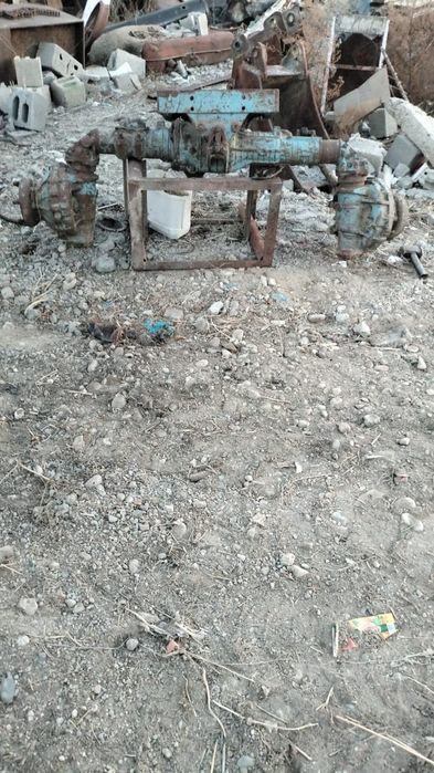 Передний мост МТЗ 82 в хорошем состоянии.