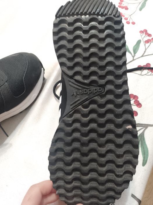 Нови Adidas 38.5