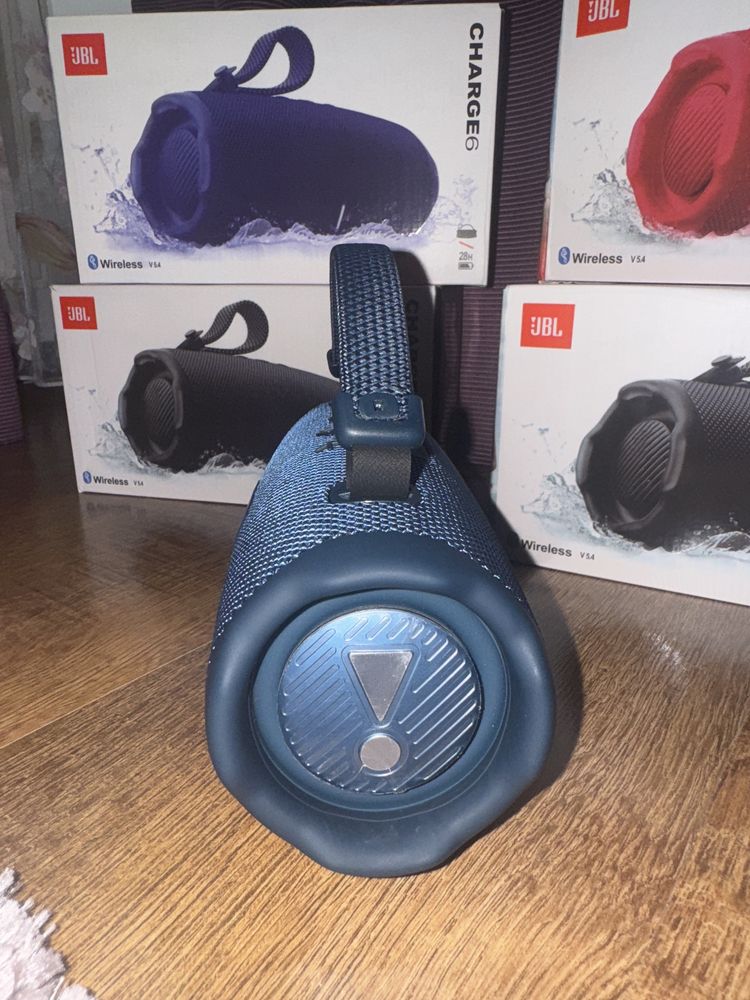 JBL Charge 6.
