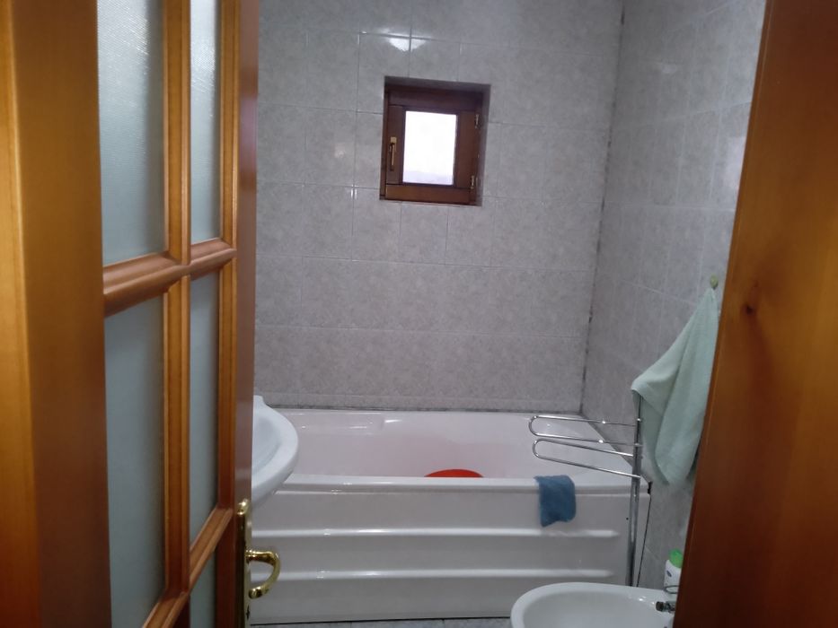 Apartament 4camere transformat în3camere bloc nou la etaj 3 cu acop