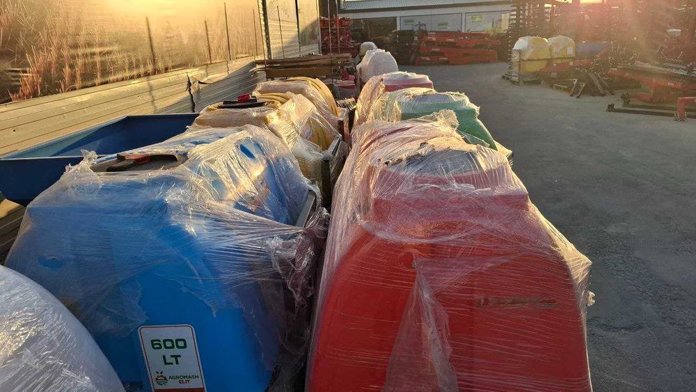 опрыскиватель штанговый  600 литр