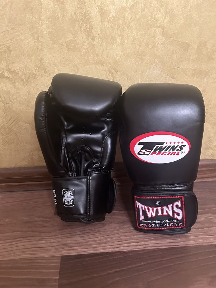 Mănuși Box/Muay Thai Twins diferite culori