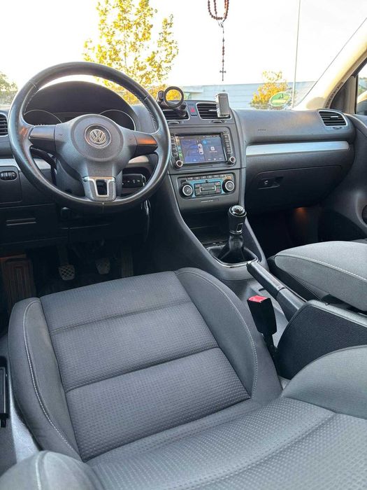 VW Golf 6 – 1.6 TDI, Euro 5, dublu climatronic, Navi, Carplay