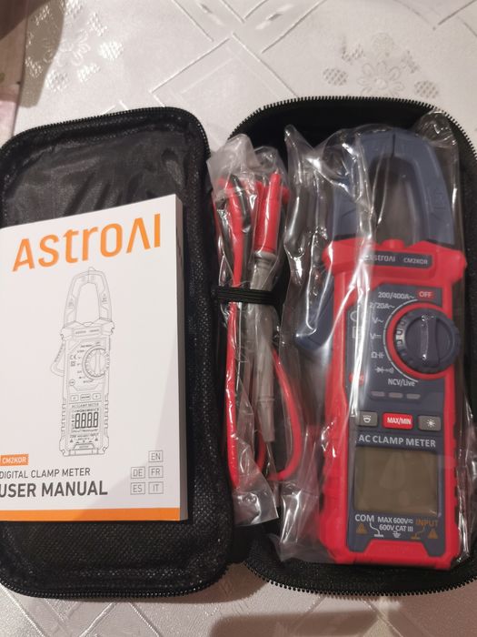 Multimetru digital AstroAI