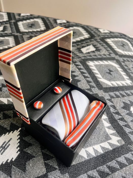 Set butoni + cravata si batista matase