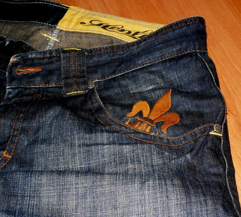 Pantaloni scurti Henleys Jeans Denim, model foarte deosebit