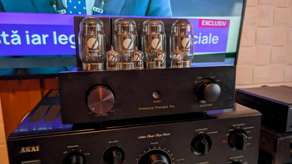 Prima luna prologue two , super amplificator cu Lampi