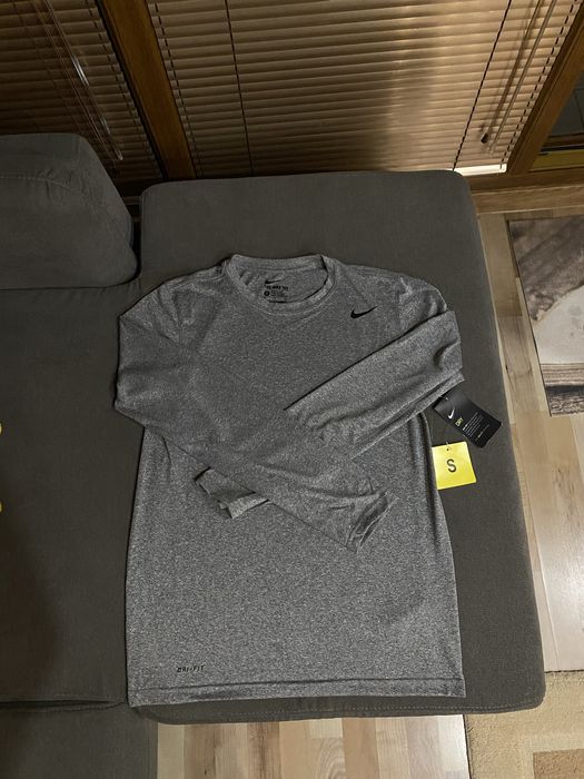 Спортна тениска с дълъг ръкав Nike