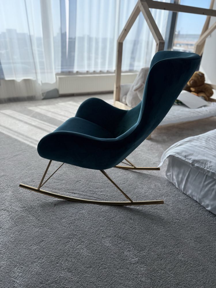 Scaun Balansoar Catifea Verde Smarald Auriu Swing Design Scandinav