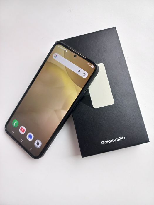 Продам Samsung Galaxy S24. 2 недели назад купил. Почти новая.