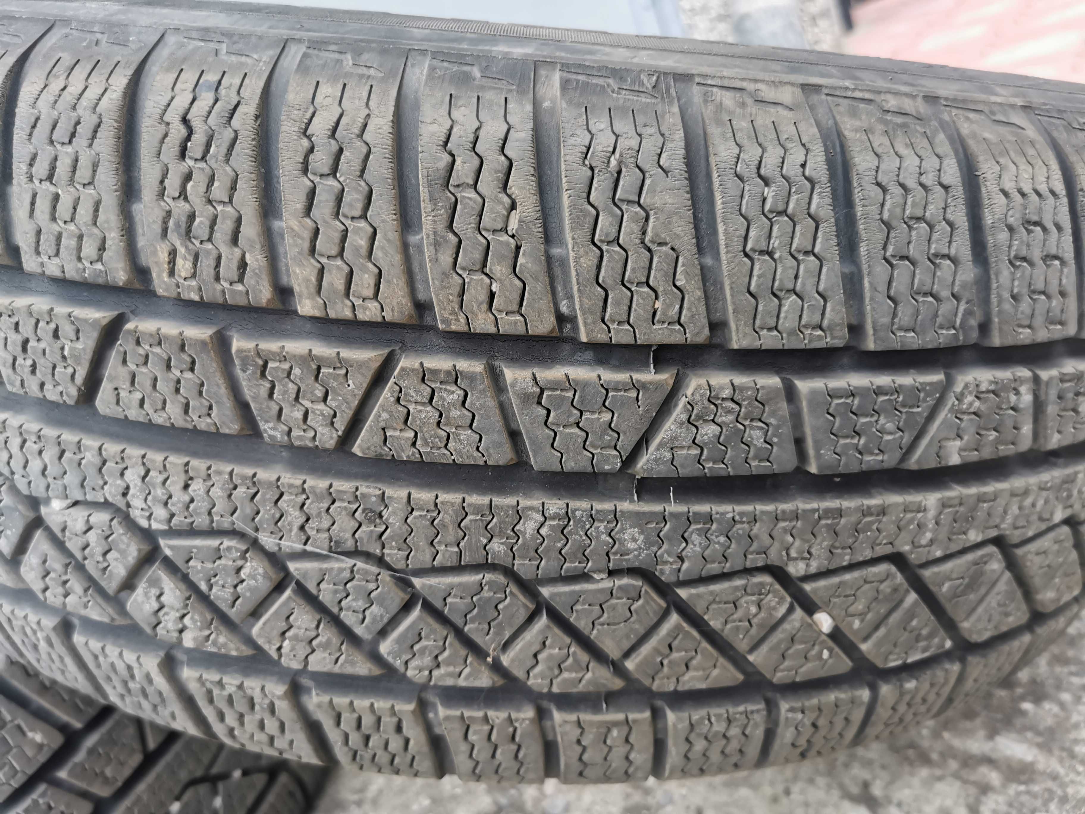 4 броя SUV Гуми 235/60 R18