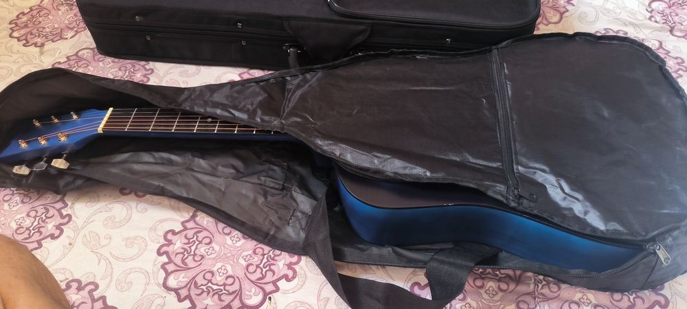 Скрипка 4/4 учебный и акустическая 6 струнная гитара