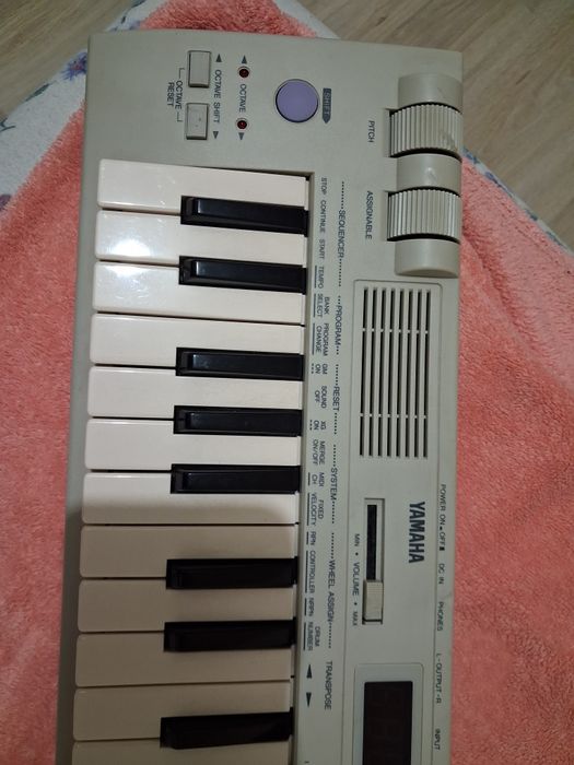 Продавам 2 бр клавири