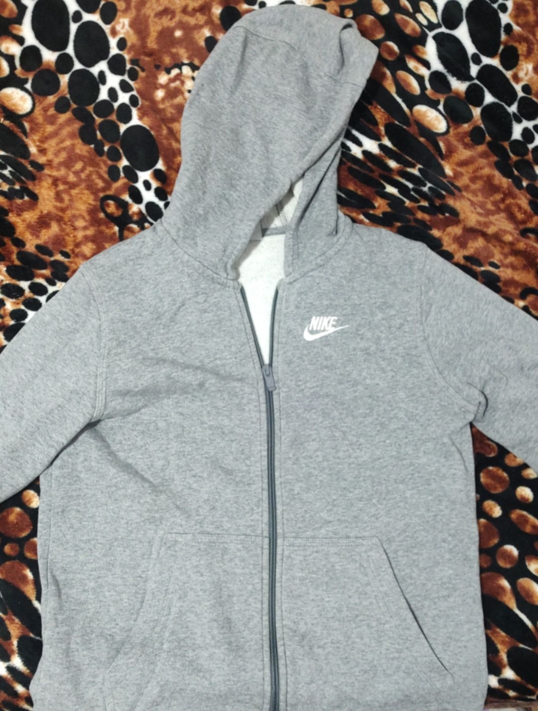 Vând hanorac nike