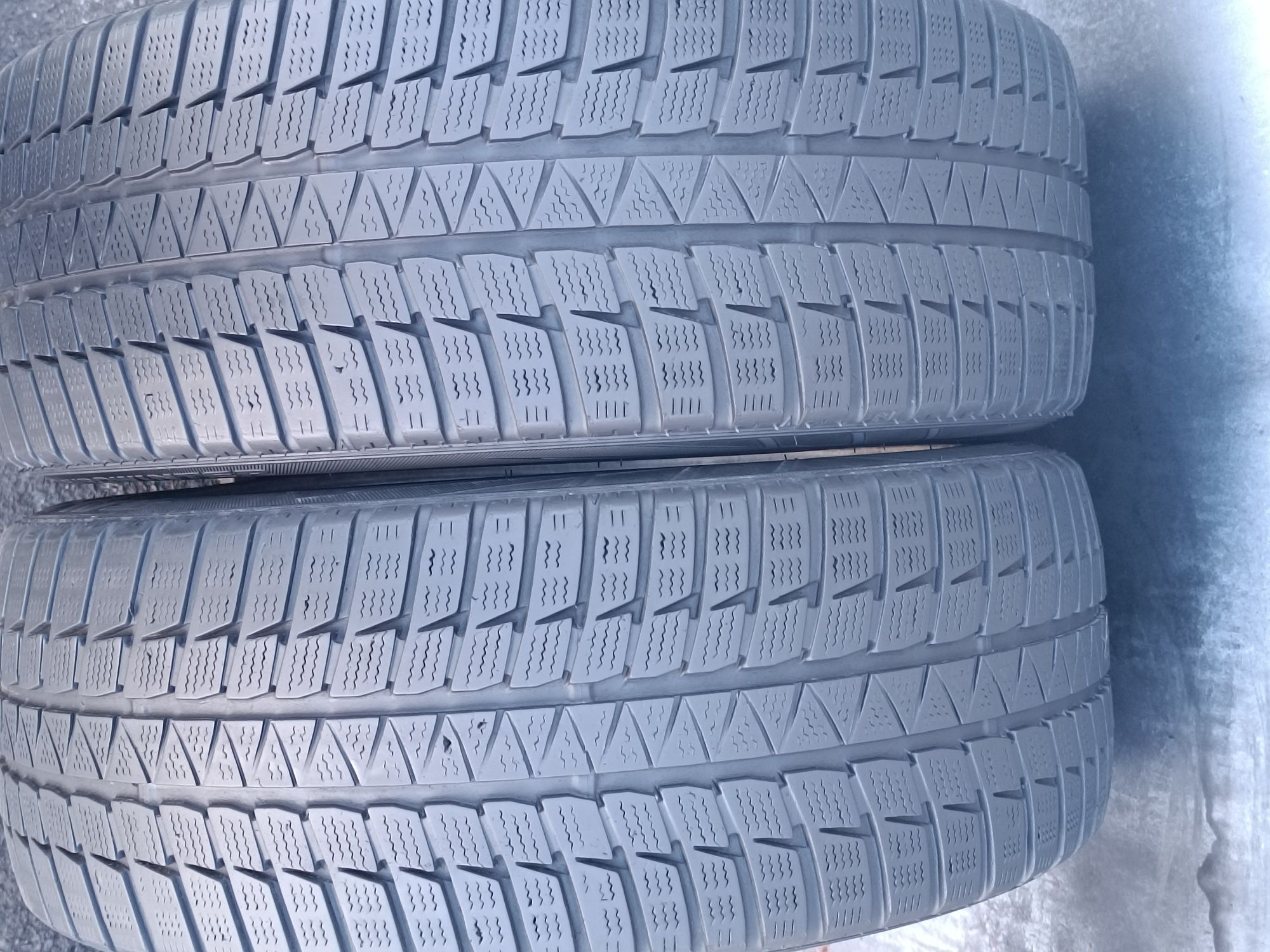225/45/17 Falken