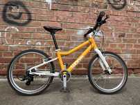 Bicicleta WOOM 4, 7 viteze, 2023, utilizata un sezon