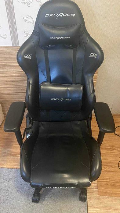 Геймърски стол DXRacer GLADIATOR / Ергономичен Геймърски стол