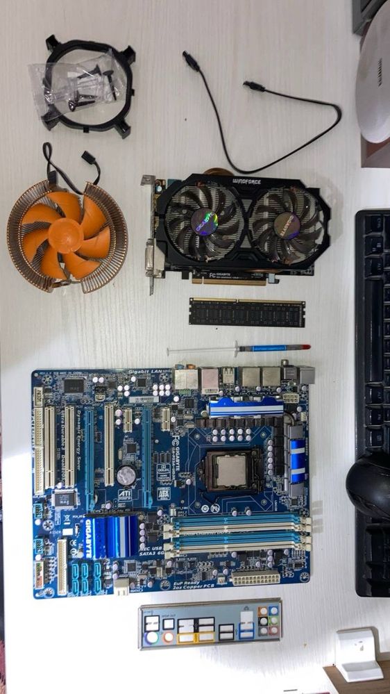 Komp kamlekt , cpu , gpu , ram , motherboard