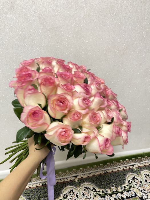 Розовые розы 51 штук