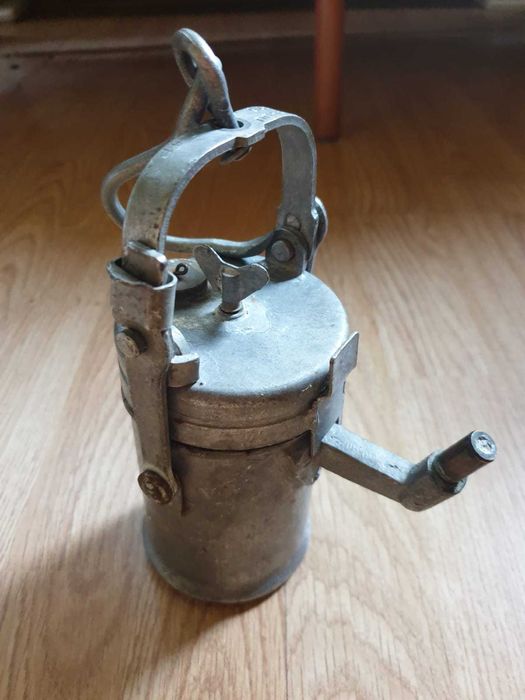 Lampa  cu  carbid