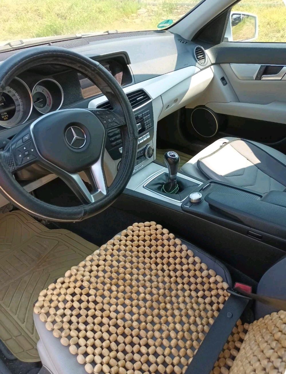 Vînd Mercedes c180 cdi