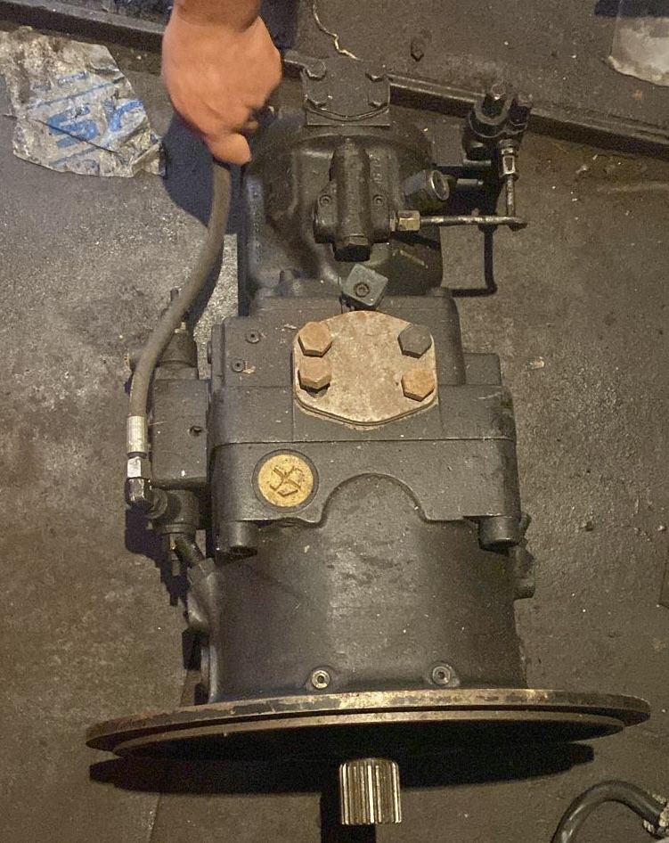 Насос основной на fuchs 331