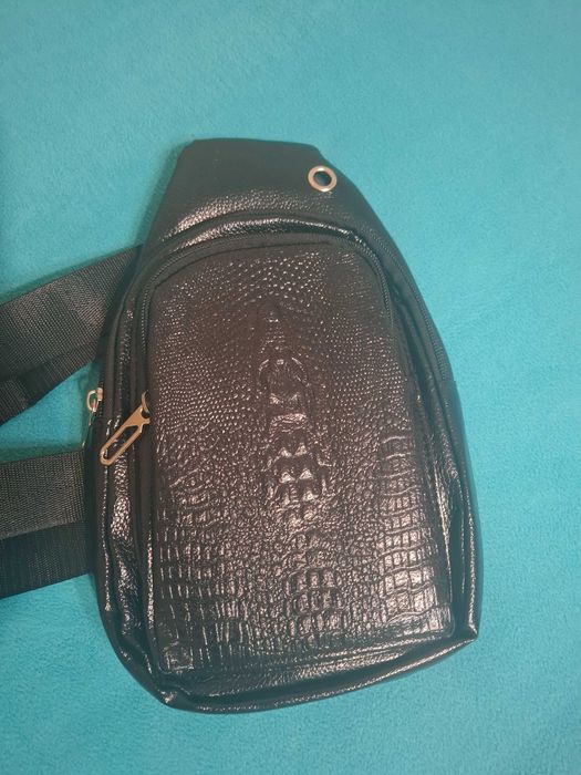 Мъжка кожена чанта през рамо. Крокодил