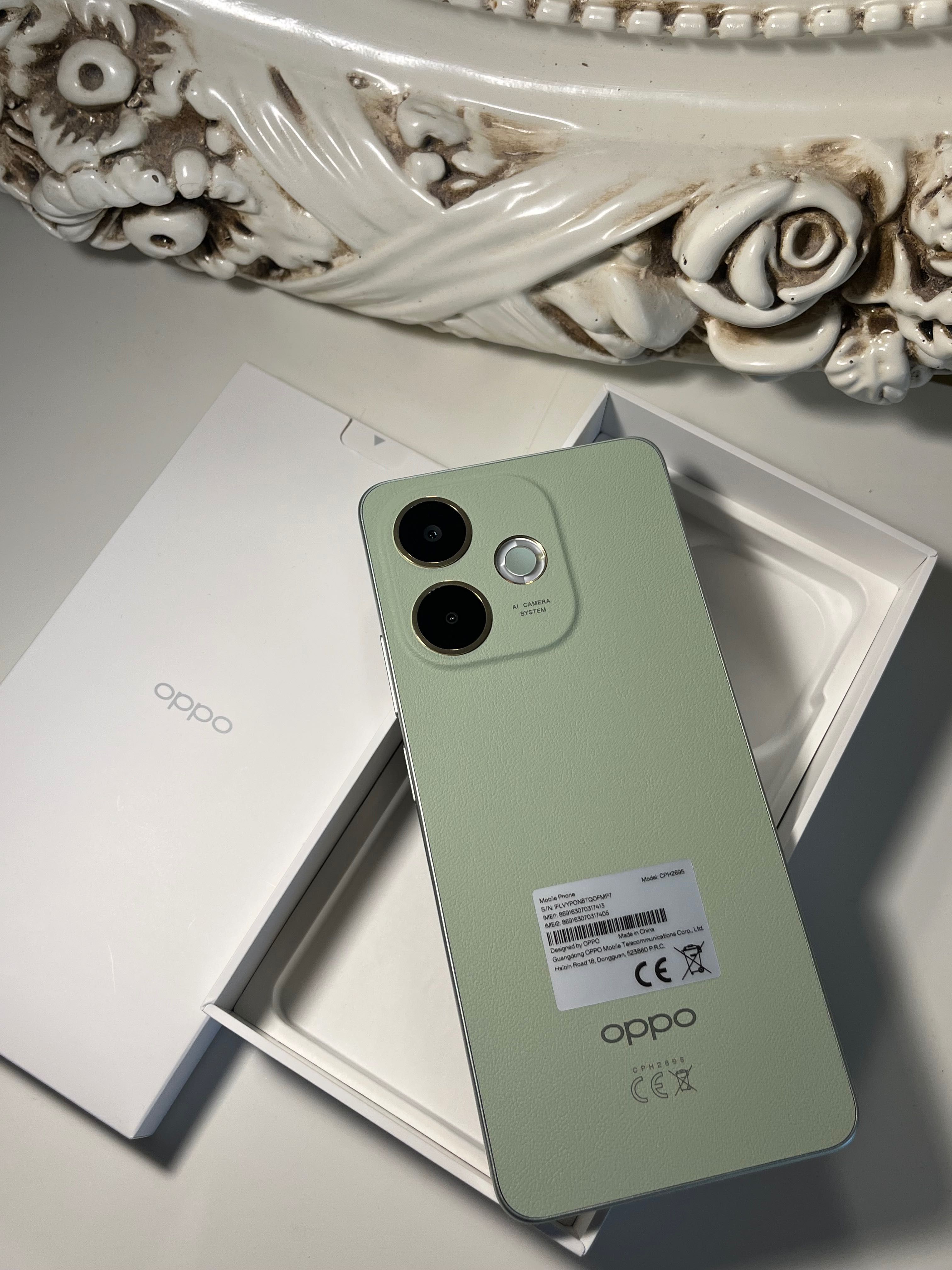 Чисто нов телефон Oppo A5 Pro 5G + оригинално бързо зарядно