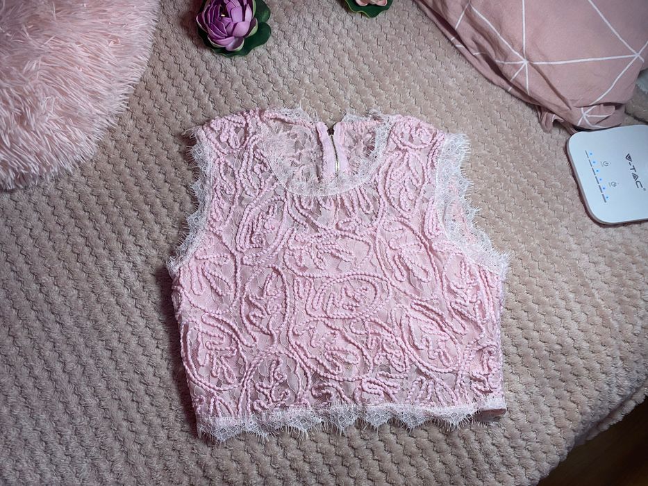 Дамски топове и тениски