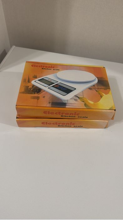 Продам весы и ваккуматор. Состояние новые